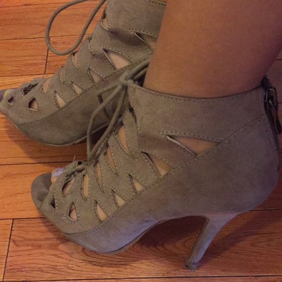 Chinese laundry z lady day bootie size 5 - Picture 3 of 4